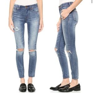 🔹NWOT🔹Madewell 9” High-Riser Skinny Jeans “Torn Knee” Edition.